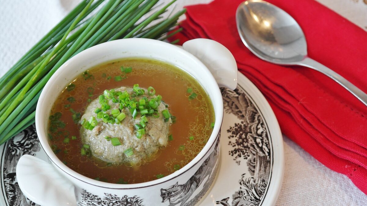 Brodo di Pollo, di Carne o Consommé