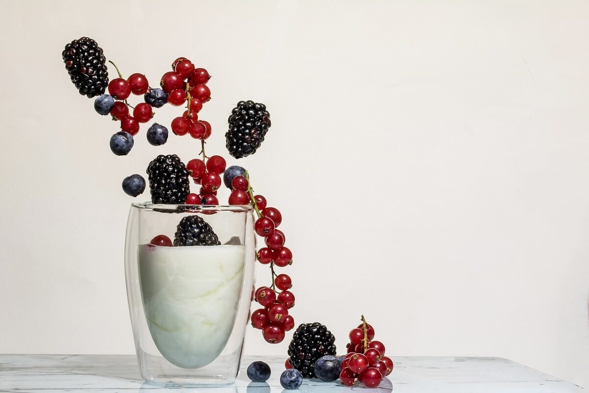 Yogurt alla Frutta (Basso Contenuto di Grassi, 9g di Proteine Ogni 214g)