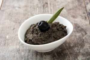 Pate’ di olive nere