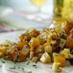Patate arrosto con crema di yogurt alla paprica