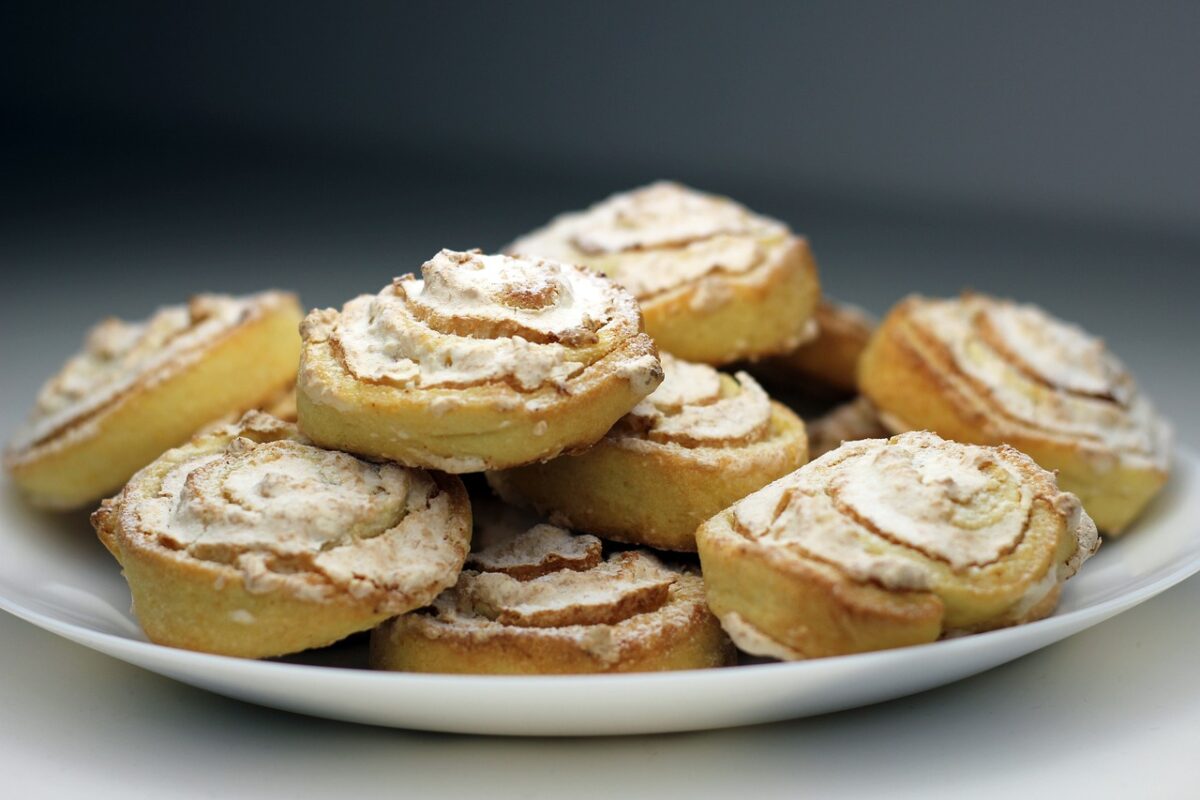 Biscottini al cocco senza glutine: facili, veloci e leggeri Biscottini al cocco senza glutine: facili, veloci e leggeri