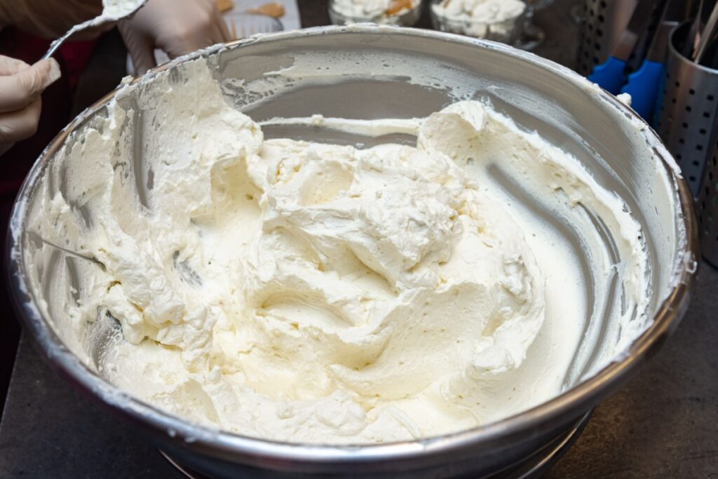 Galleria foto 'Rotolo al cacao e pesche senza glutine: dolce fresco gustoso' - foto 4