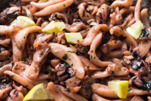 Seppie in umido senza pomodoro: ricetta facile e saporita con patate