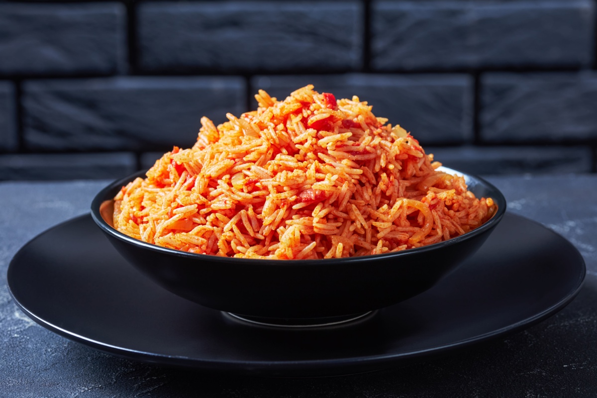 Risotto al pomodoro: la ricetta facile e cremosa che conquista tutti