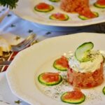 Tartare di salmone con avocado e robiola (senza glutine)