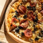 Pizza al kefir con crema di datterini gialli