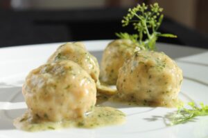 Pepite di merluzzo con broccolo rapino e patatine (ricetta senza glutine)
