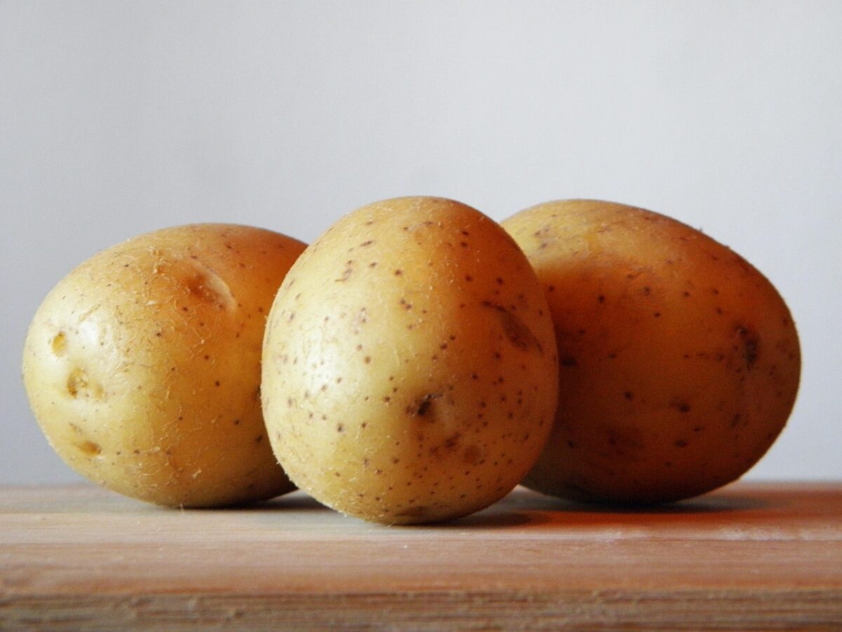 Canederli di patate senza glutine con fonduta di formaggio Canederli di patate senza glutine con fonduta di formaggio