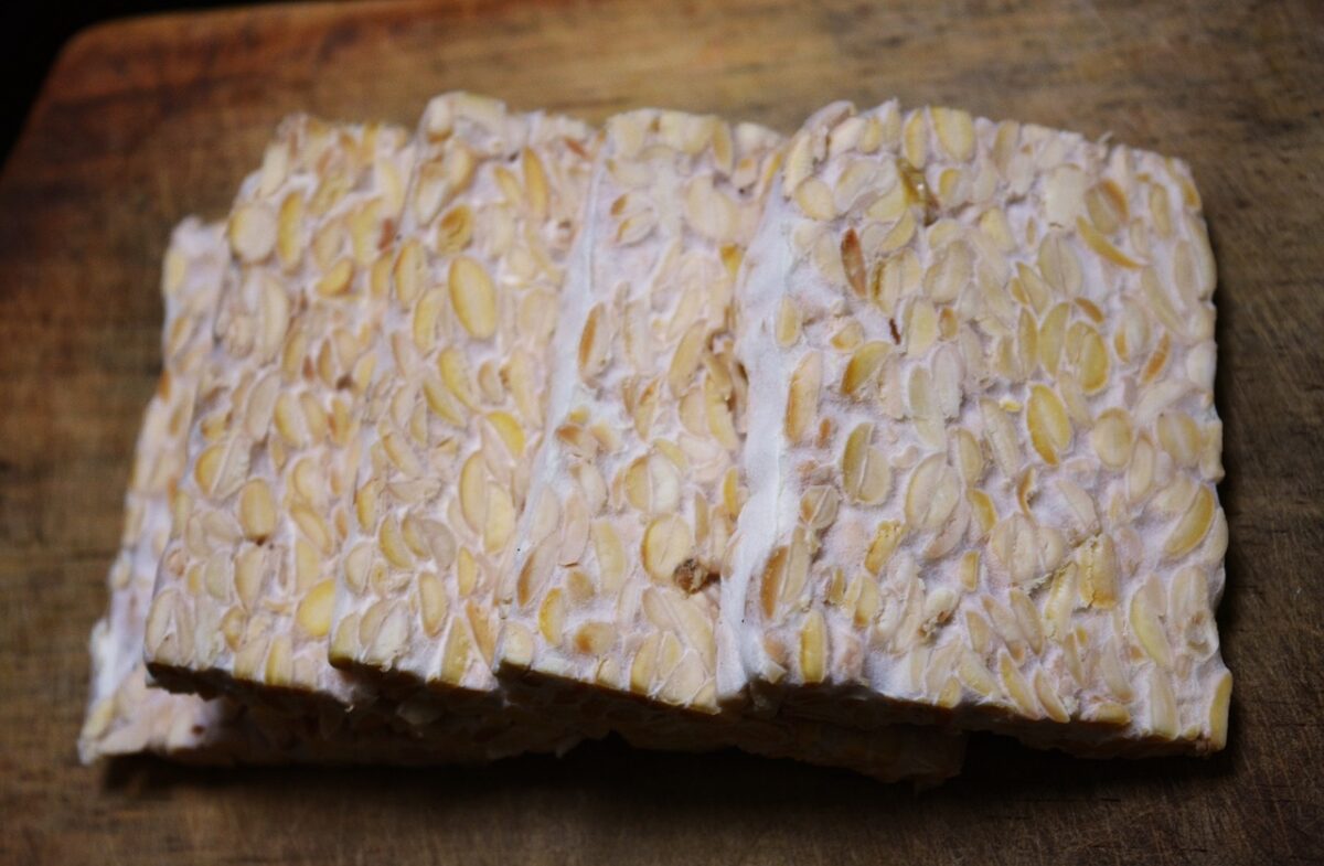 Tempeh glassato con carote e fagiolini Tempeh glassato con carote e fagiolini