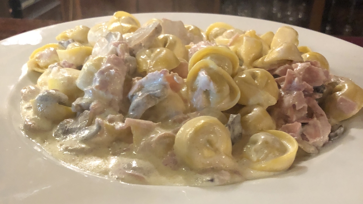 Gnocchi al forno alla boscaiola con porcini e salsiccia gluten free